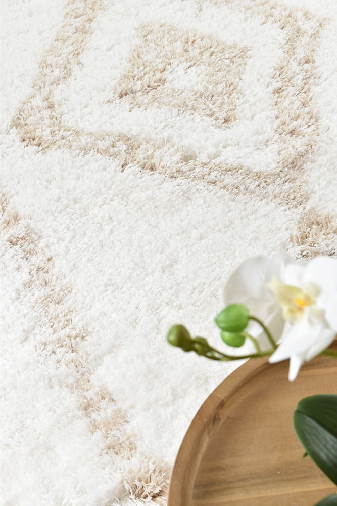 Cobi Shaggy Beige White Rug 8745A