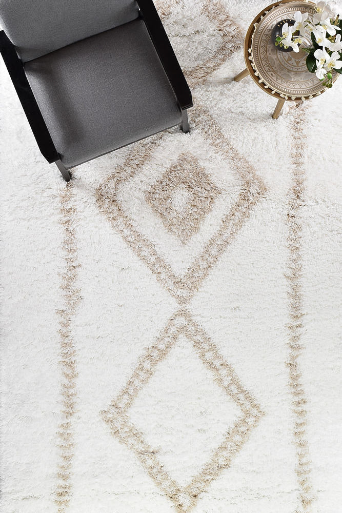 Cobi Shaggy Beige White Rug 8745A