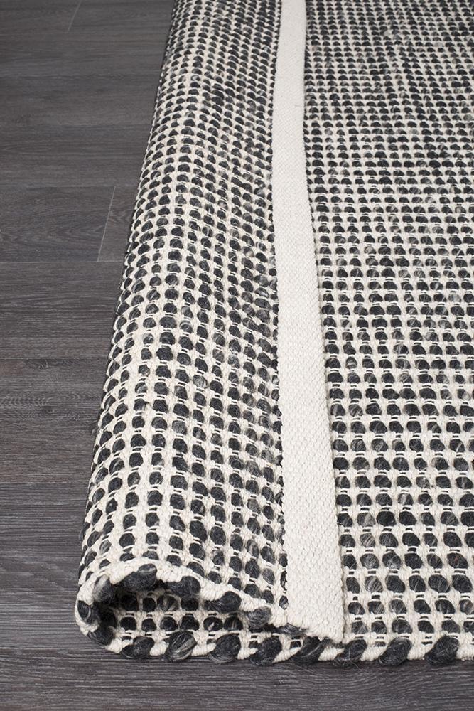 Skandinavian 300 Black Rug