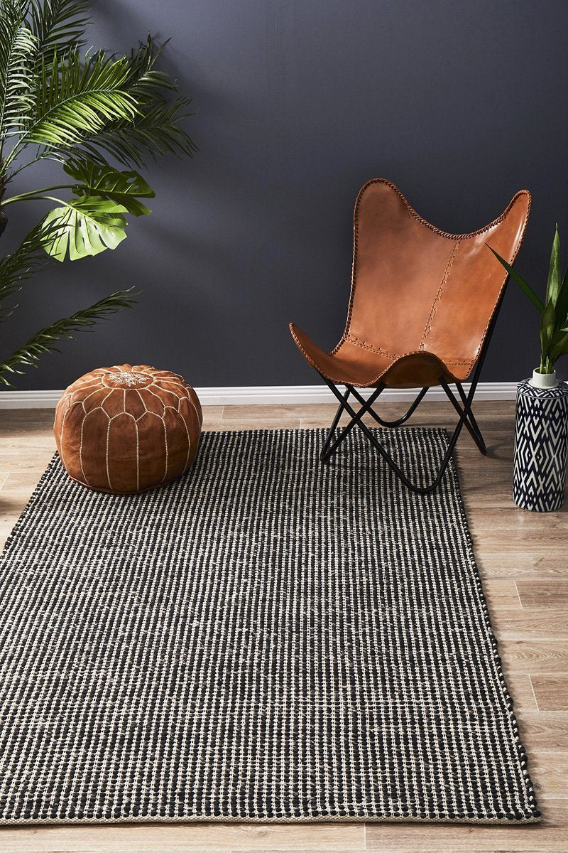 Skandinavian 300 Black Rug
